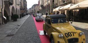 La Guida - Un tappeto rosso in via Roma per i 100 anni della Citroën