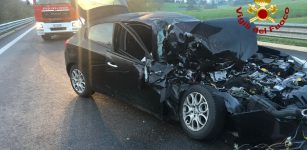 Trattore con rotoballe si ribalta e coinvolge un’auto La Guida - Trattore con rotoballe si ribalta e coinvolge un’auto