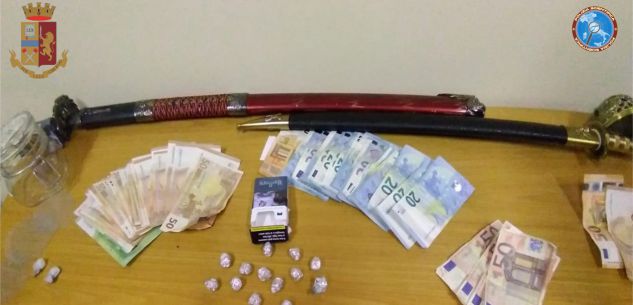 La Guida - Fermato con “palline” di cocaina in tasca e in casa, arrestato