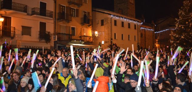 La Guida - A Limone la festa di Capodanno scende in piazza