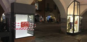 La Guida - Furto notturno in una vetrina nel centro storico di Cuneo