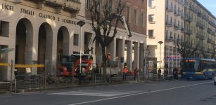 Cuneo, in corso Giolitti problemi di viabilità alle fermate dei bus La Guida - Cuneo, in corso Giolitti problemi di viabilità alle fermate dei bus