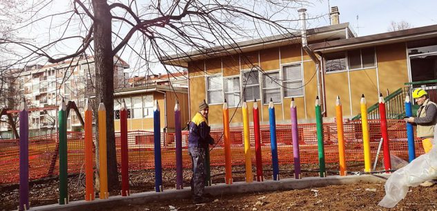 La Guida - Le grandi matite colorate della Casa del Quartiere