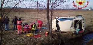 Auto fuori strada, donna ferita a Tetto Croce La Guida - Auto fuori strada, donna ferita a Tetto Croce
