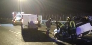 Scontro in autostrada tra auto e furgone La Guida - Scontro in autostrada tra auto e furgone