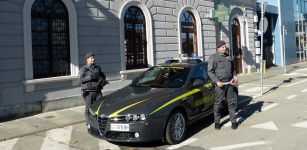 Arrestato, aveva in tasca la tangente per sbloccare i pagamenti La Guida - Arrestato, aveva in tasca la tangente per sbloccare i pagamenti