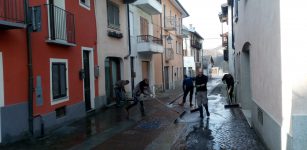 La Guida - Vernante, acqua in strada per pulire la via centrale