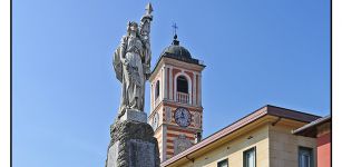 La Guida - La canzone “Nate’d Boves” dal balcone del municipio