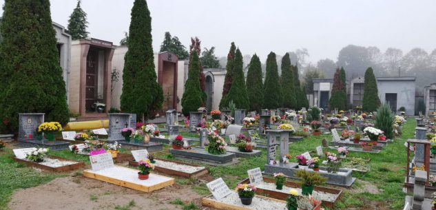 La Guida - Il vescovo Delbosco pregherà per i morti in solitudine al cimitero di Cuneo
