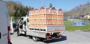 La Guida - Pacco di Pasqua in distribuzione alle famiglie della Valle Stura