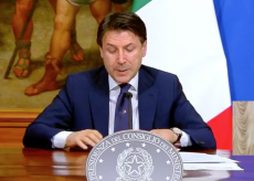 La Guida - Conte: “Mascherine senza Iva e a 50 centesimi per tutti”