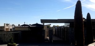 Vignolo, riaprono i cimiteri dietro la richiesta dei cittadini La Guida - Vignolo, riaprono i cimiteri dietro la richiesta dei cittadini