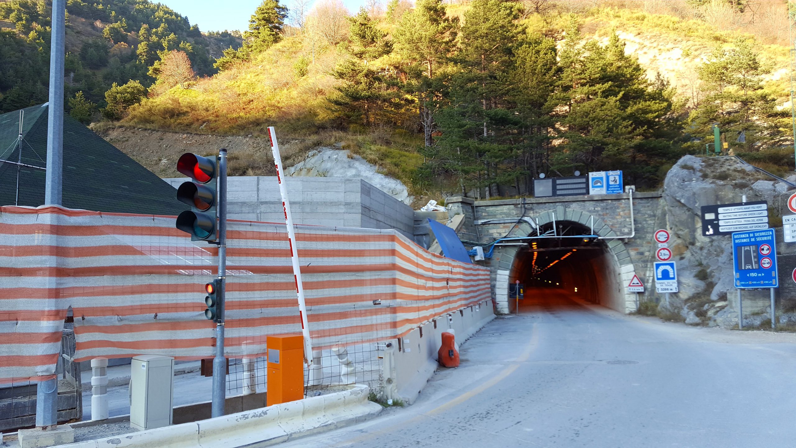 Riaperto Nella Notte Il Tunnel Di Tenda La Guida La Guida