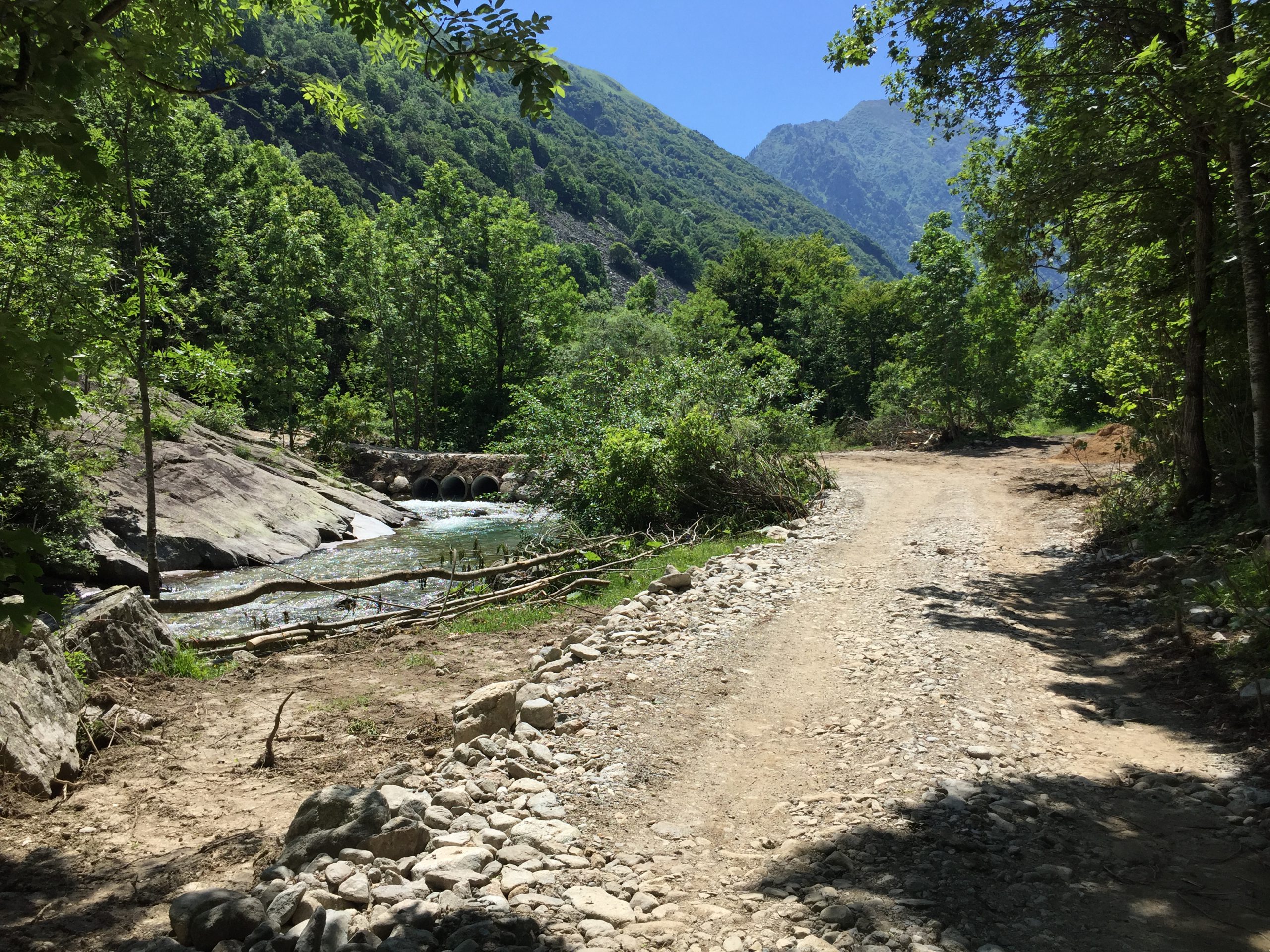 Entracque - Strada verso il colle del Sabbione