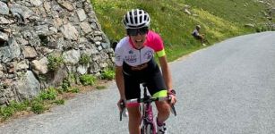 La Guida - Tappa ad Alba per la ciclista Paola Gianotti