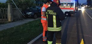 Auto fuori strada, un morto a Villaggio Colombero La Guida - Auto fuori strada, un morto a Villaggio Colombero