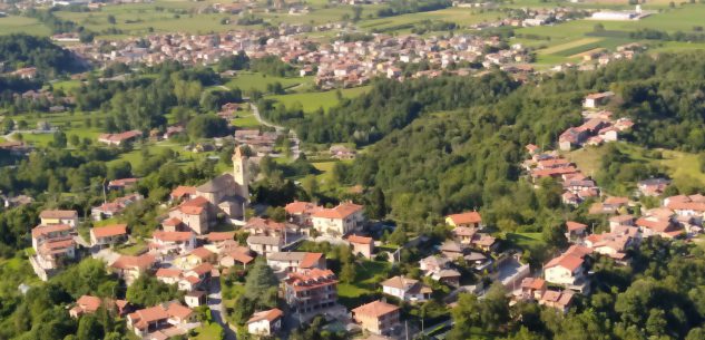 La Guida - Cervasca, onore ai Caduti davanti al Municipio