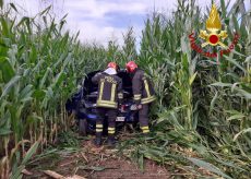 La Guida - Esce di strada con l’auto e finisce in un campo di mais, soccorso