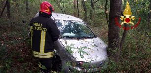 La Guida - Auto fuori strada vicino a Salmour, illesa una bambina