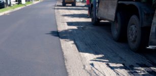Tre notti di asfaltature su alcuni tratti di strada ad Alba La Guida - Tre notti di asfaltature su alcuni tratti di strada ad Alba