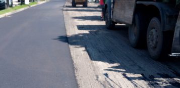 La Guida - Tre notti di asfaltature su alcuni tratti di strada ad Alba