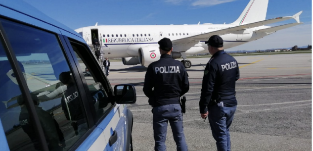 La Guida - Arrestato appena sceso dall’aereo a Levaldigi: era ricercato da 9 anni