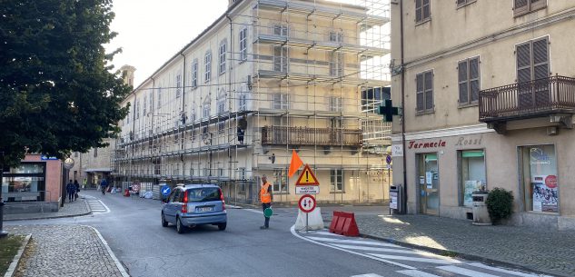 La Guida - Caraglio, senso unico alternato in via Roma per lavori al Palazzo del Fucile