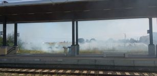 La Guida - Sterpaglie in fiamme presso la stazione di Centallo