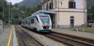 La Guida - Proteste in valle Vermenagna per il taglio dei treni