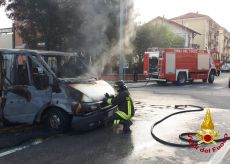 La Guida - Furgone in fiamme nel centro di Saluzzo