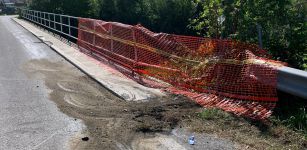 La Guida - San Benigno, guardrail danneggiato lungo un ponte