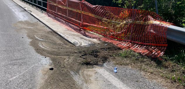 La Guida - San Benigno, guardrail danneggiato lungo un ponte