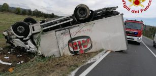 La Guida - Camion si ribalta tra Pollenzo e Bra, conducente illeso