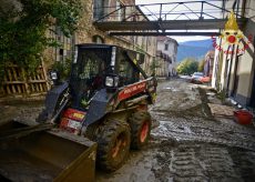 La Guida - Vigili del fuoco al lavoro per mettere in sicurezza le aree più colpite