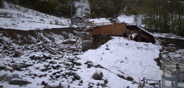 La Guida - A Limonetto arriva la prima neve sugli impianti distrutti