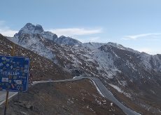 La Guida - Colle dell’Agnello chiuso al transito veicolare per il passaggio del Giro d’Italia