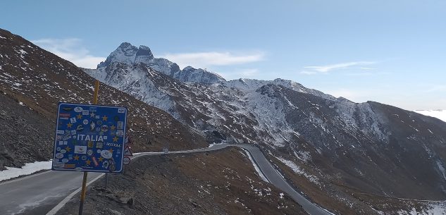 La Guida - Colle dell’Agnello chiuso al transito veicolare per il passaggio del Giro d’Italia