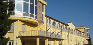 Una classe in isolamento a Caraglio La Guida - Una classe in isolamento a Caraglio
