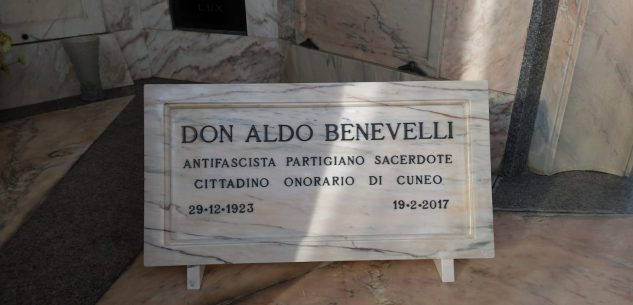 La Guida - Al Famedio dei cuneesi illustri una targa in ricordo di don Benevelli