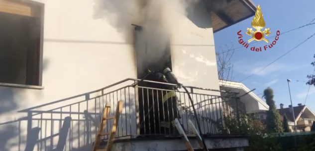 La Guida - Borgo San Dalmazzo, principio di incendio in abitazione (video)