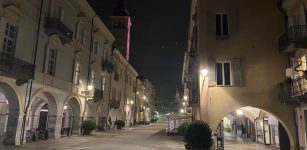 La Guida - Via Roma deserta nella serata prima delle nuove chiusure