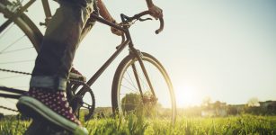 La Guida - In bicicletta o a correre la mascherina sempre con sé