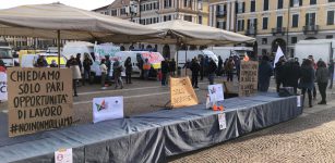 La Guida - Ambulanti in piazza per interventi immediati di sostegno