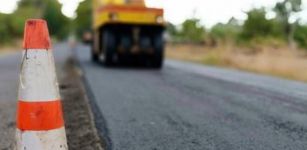 Senso unico alternato con semaforo sulla provinciale tra Carrù e Magliano La Guida - Senso unico alternato con semaforo sulla provinciale tra Carrù e Magliano