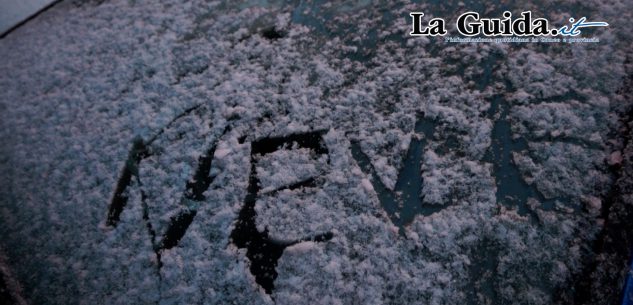 La Guida - Primi fiocchi di neve a Cuneo (video)