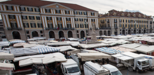 La Guida - Mercato straordinario in piazza Galimberti