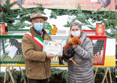 La Guida - A Maria Assunta Gandolfo il primo premio assoluto per la miglior coppia di capponi