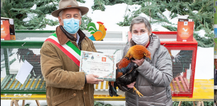 La Guida - A Maria Assunta Gandolfo il primo premio assoluto per la miglior coppia di capponi