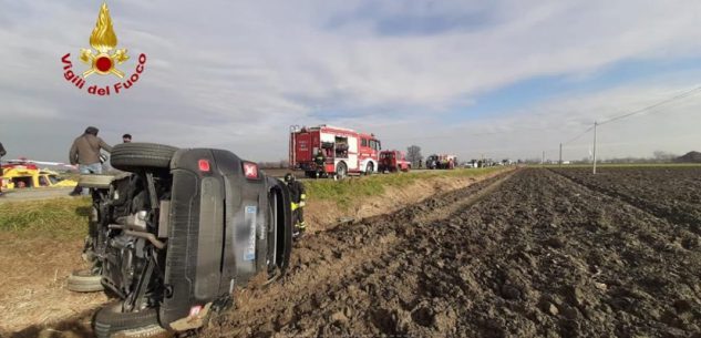 La Guida - Auto ribaltata in un incidente tra Monasterolo e Scarnafigi