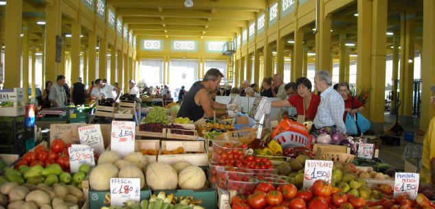 La Guida - Anticipo mercati per prossime festività